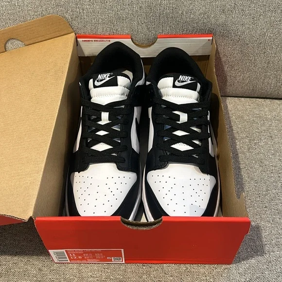 Nike Men’s Panda Dunk Low Retro Size 11- NWT - Picture 4 of 4